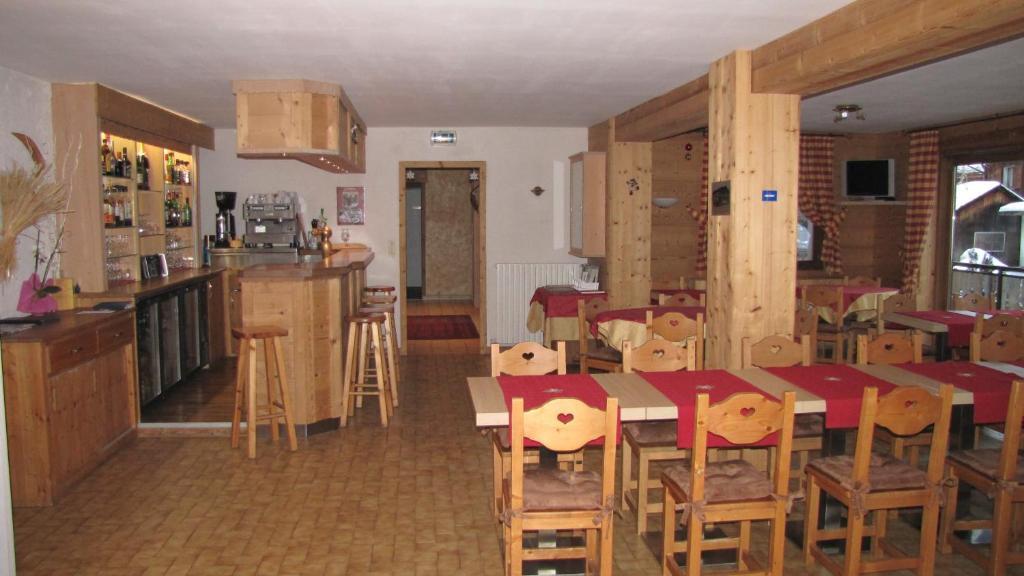 Alpen Roc Hotel Morzine Exterior foto